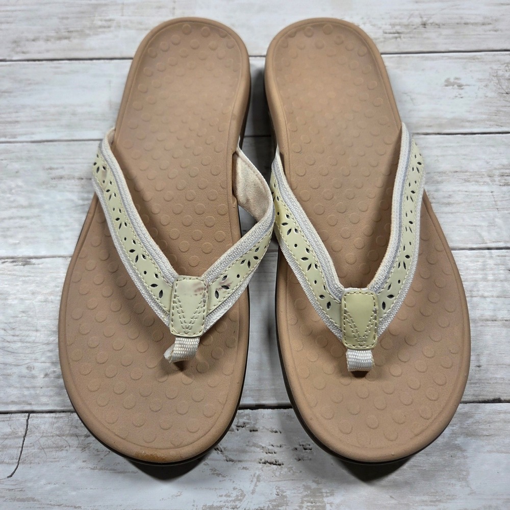 Vionic Casandra Orthotic Flip Flop Sandals Women 11 Cream Tan Laser Cut Patent